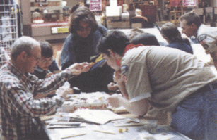 члены филателистического общества