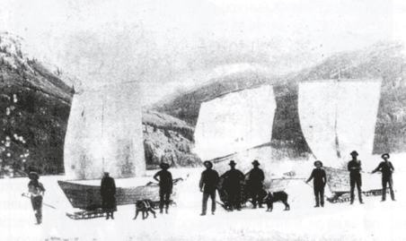 почтовых каноэ с парусами